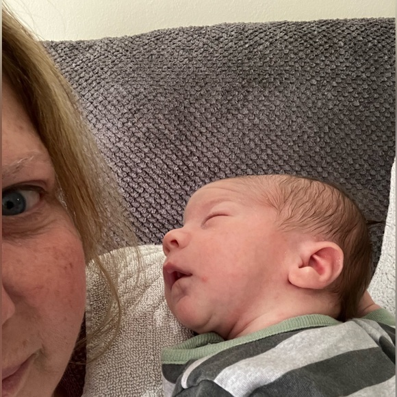 Like this listing to know when I’m live!  @lillycroft - Picture 2 of 3